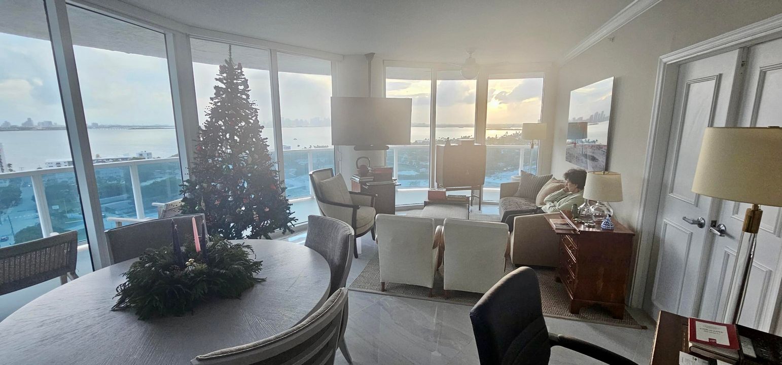 En Renta: $2,950 (2 camas, 2 baños, 1200 Pies cuadrados)