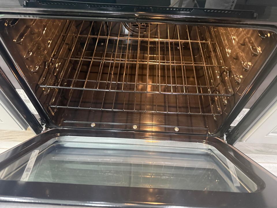 En Venta: $470,000 (4 camas, 2 baños, 2220 Pies cuadrados)