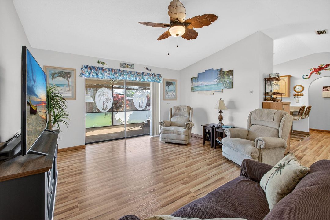 待售: $365,000 (3 贝兹, 2 浴室, 1454 平方英尺)