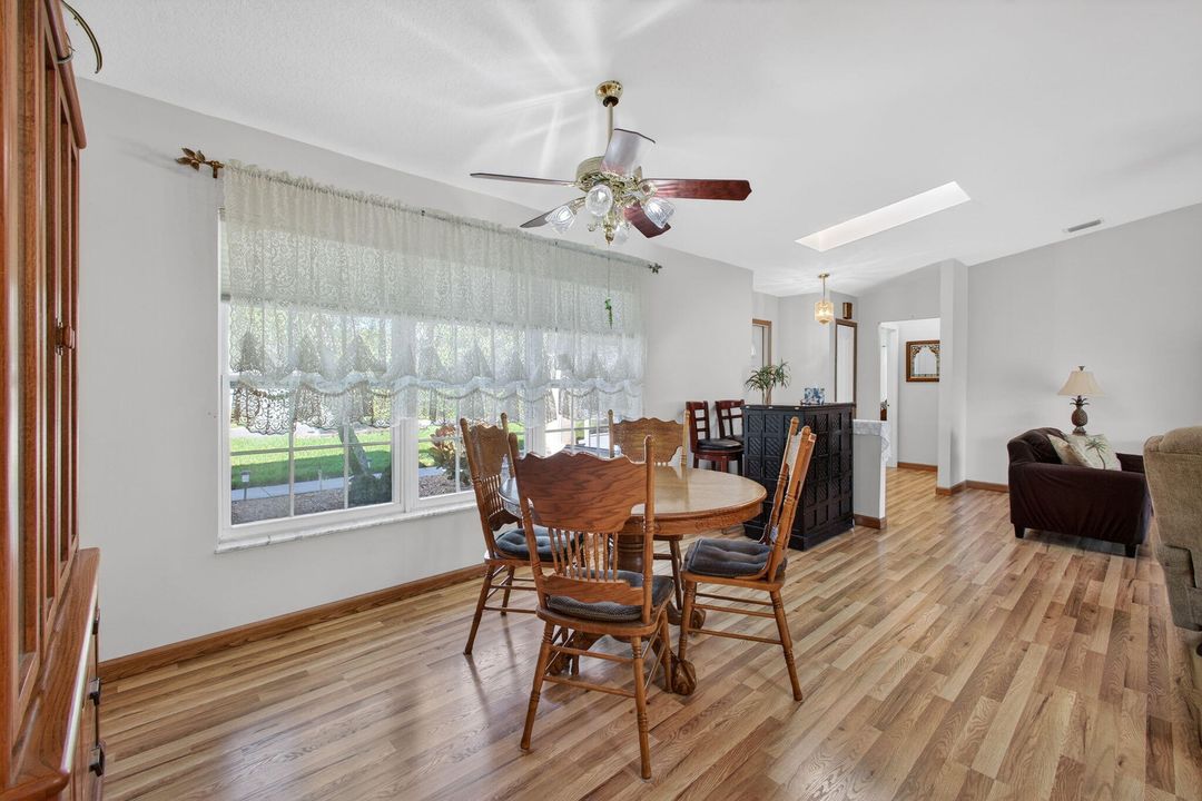 待售: $365,000 (3 贝兹, 2 浴室, 1454 平方英尺)