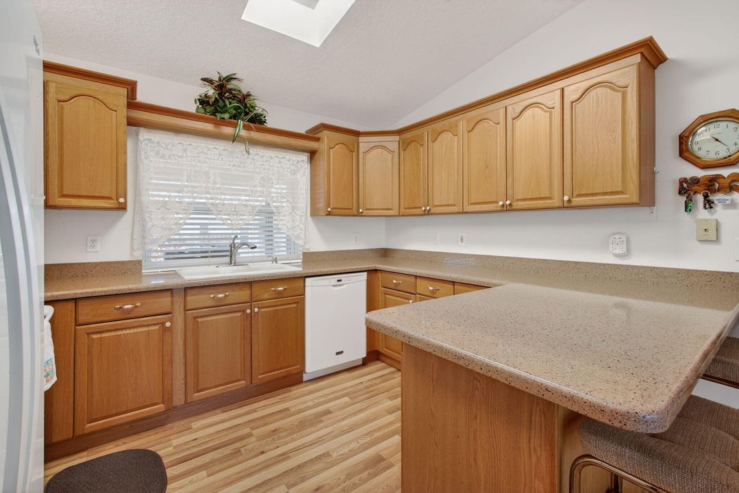 待售: $365,000 (3 贝兹, 2 浴室, 1454 平方英尺)