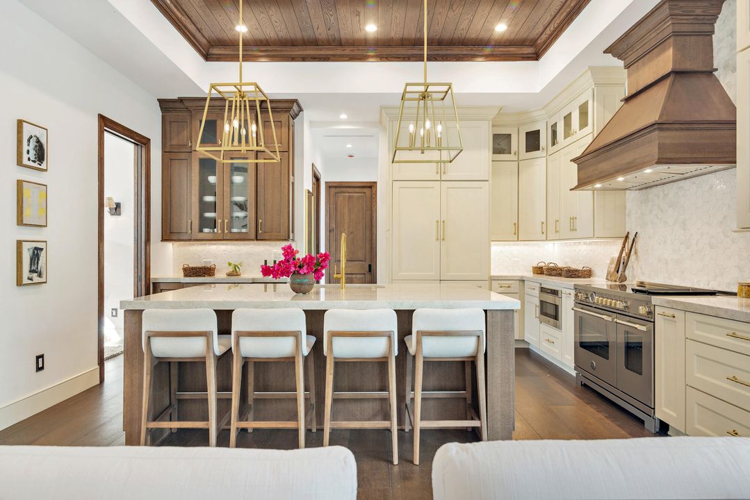 待售: $6,495,000 (6 贝兹, 5 浴室, 3613 平方英尺)