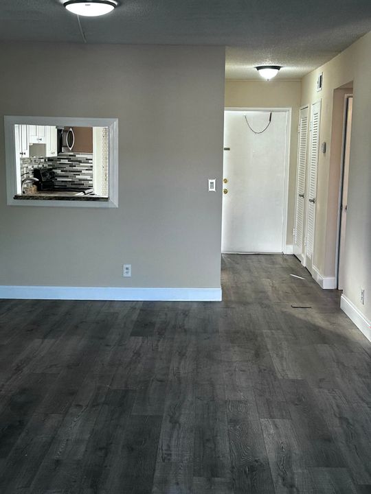 待售: $189,900 (2 贝兹, 2 浴室, 970 平方英尺)