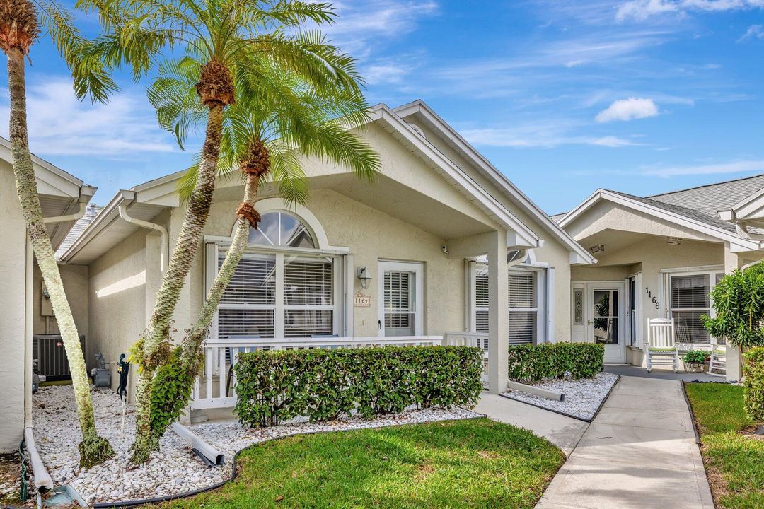 待售: $244,000 (2 贝兹, 2 浴室, 1233 平方英尺)