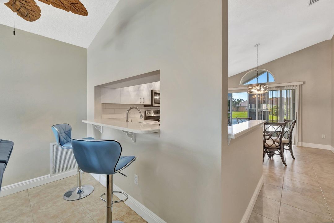 待售: $244,000 (2 贝兹, 2 浴室, 1233 平方英尺)