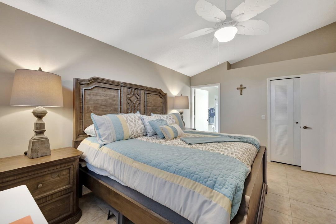 待售: $244,000 (2 贝兹, 2 浴室, 1233 平方英尺)