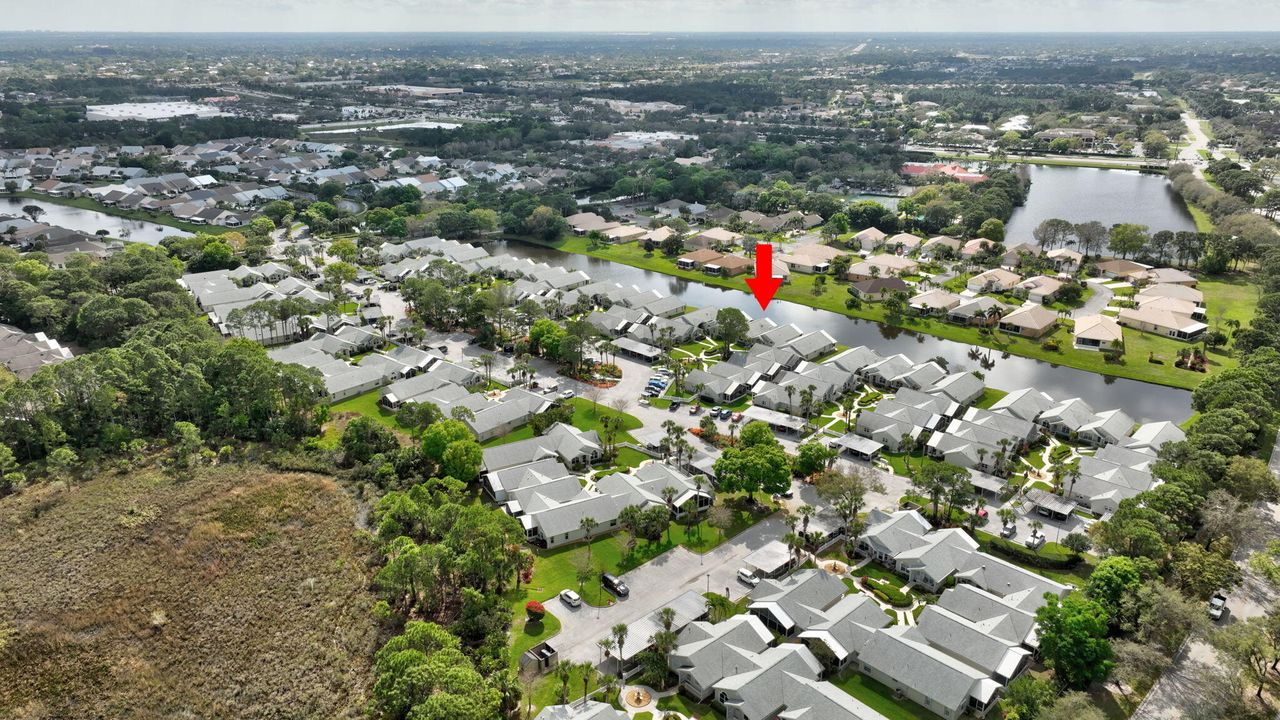 待售: $244,000 (2 贝兹, 2 浴室, 1233 平方英尺)