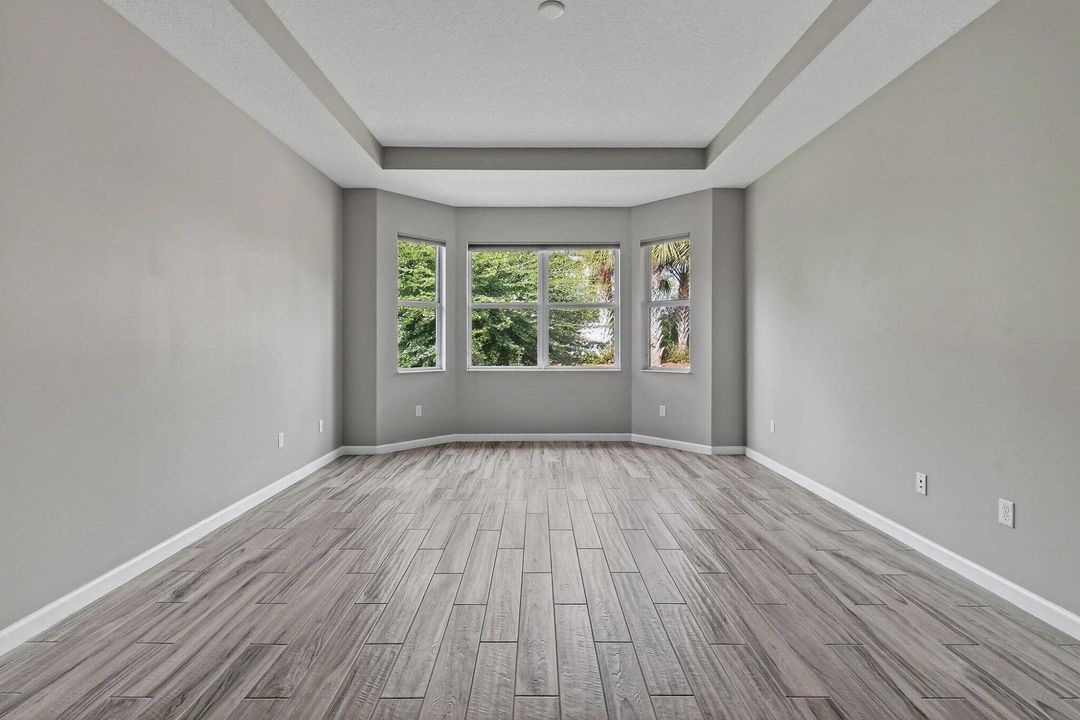 En Venta: $470,000 (4 camas, 2 baños, 2220 Pies cuadrados)