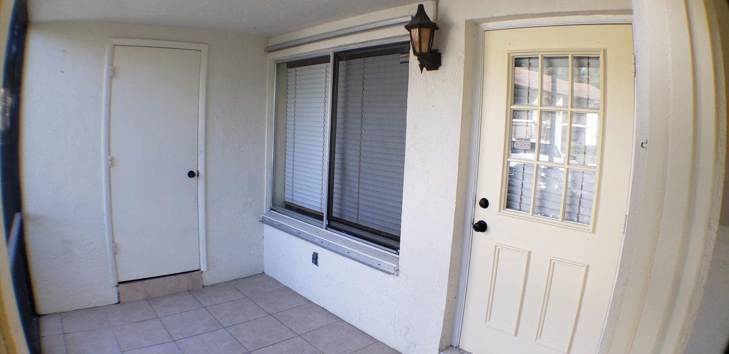 For Rent: $1,800 (2 beds, 1 baths, 991 Square Feet)