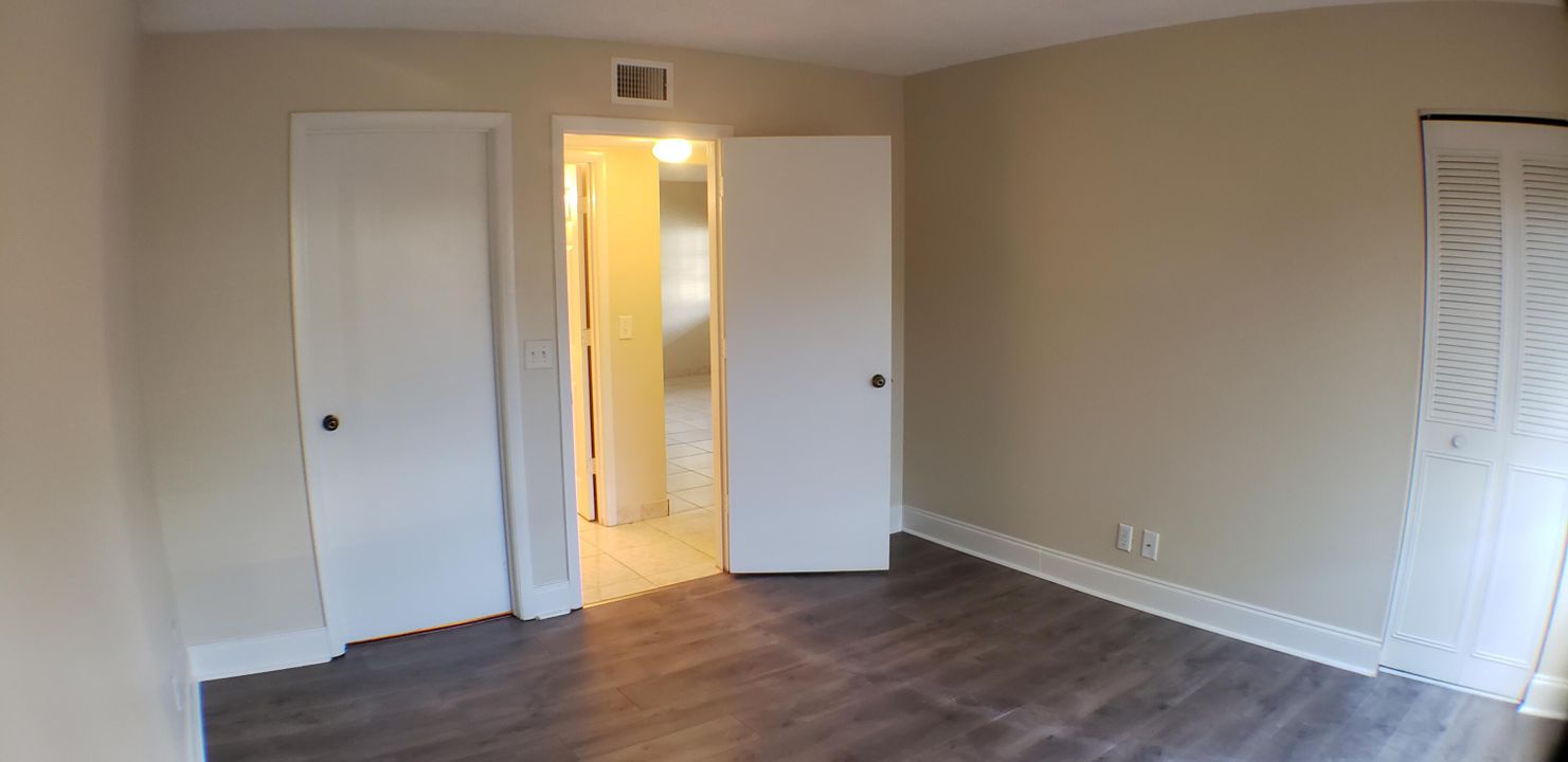 For Rent: $1,800 (2 beds, 1 baths, 991 Square Feet)