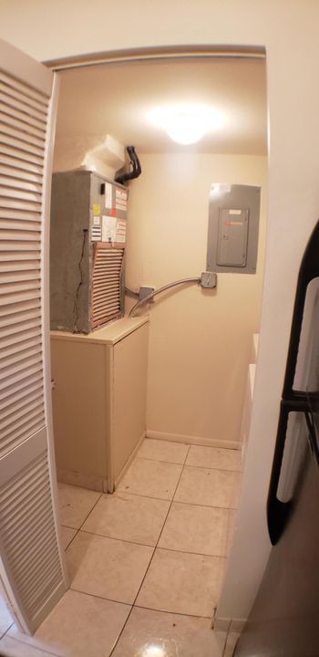 For Rent: $1,800 (2 beds, 1 baths, 991 Square Feet)