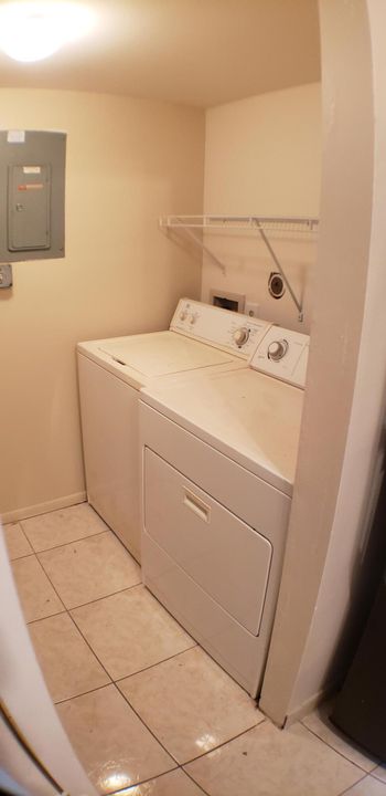 For Rent: $1,800 (2 beds, 1 baths, 991 Square Feet)