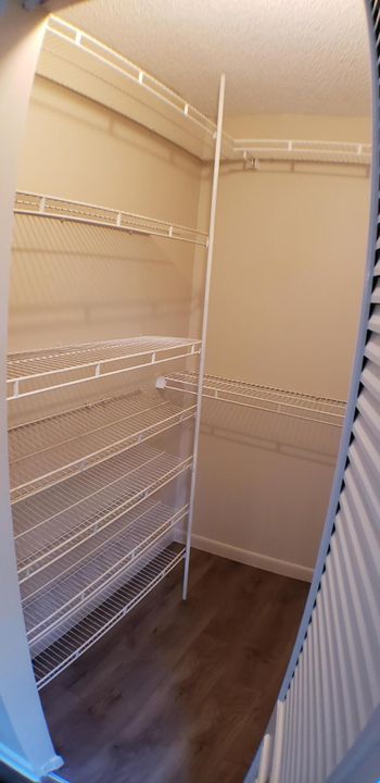 For Rent: $1,800 (2 beds, 1 baths, 991 Square Feet)