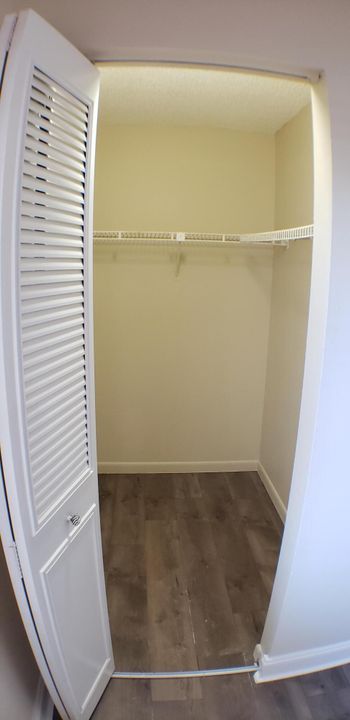 For Rent: $1,800 (2 beds, 1 baths, 991 Square Feet)