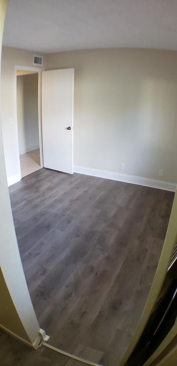 For Rent: $1,800 (2 beds, 1 baths, 991 Square Feet)