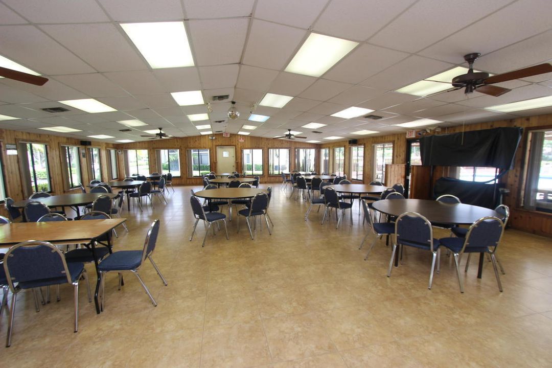 For Rent: $1,800 (2 beds, 1 baths, 991 Square Feet)