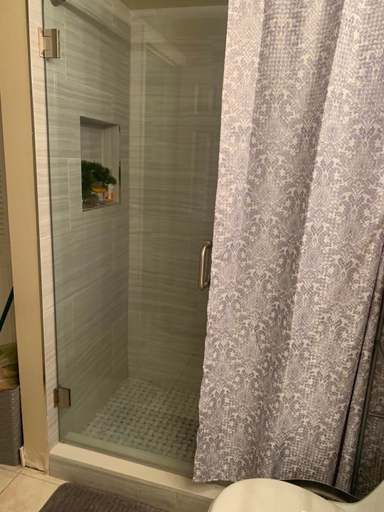 For Rent: $1,800 (2 beds, 1 baths, 991 Square Feet)