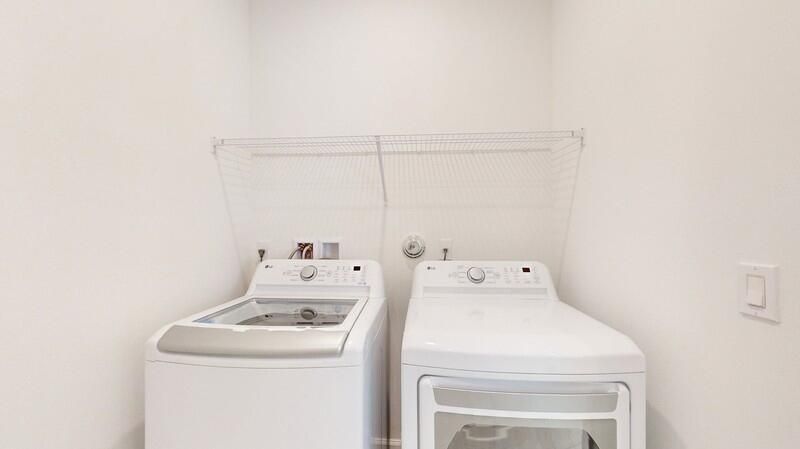 En Venta: $465,000 (4 camas, 3 baños, 1998 Pies cuadrados)