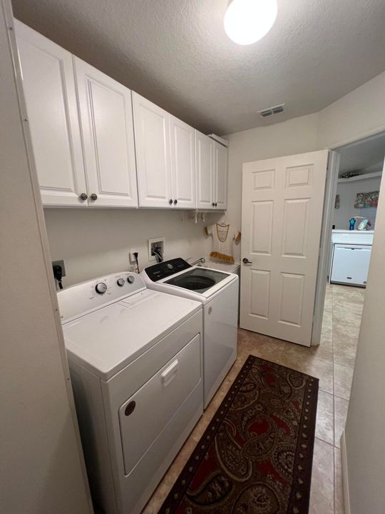 En Venta: $374,900 (3 camas, 2 baños, 1678 Pies cuadrados)