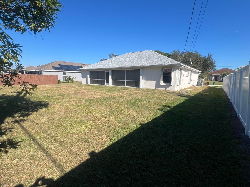 En Venta: $374,900 (3 camas, 2 baños, 1678 Pies cuadrados)