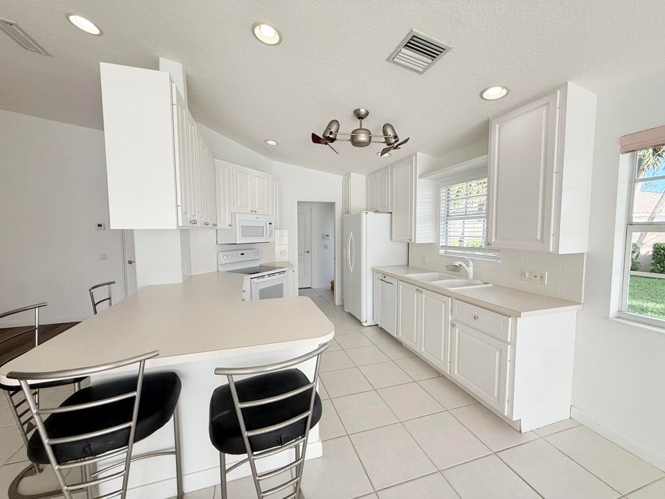 For Rent: $3,250 (2 beds, 2 baths, 1680 Square Feet)