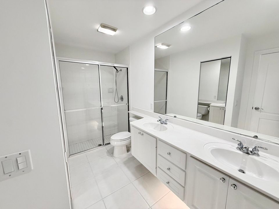 For Rent: $3,250 (2 beds, 2 baths, 1680 Square Feet)