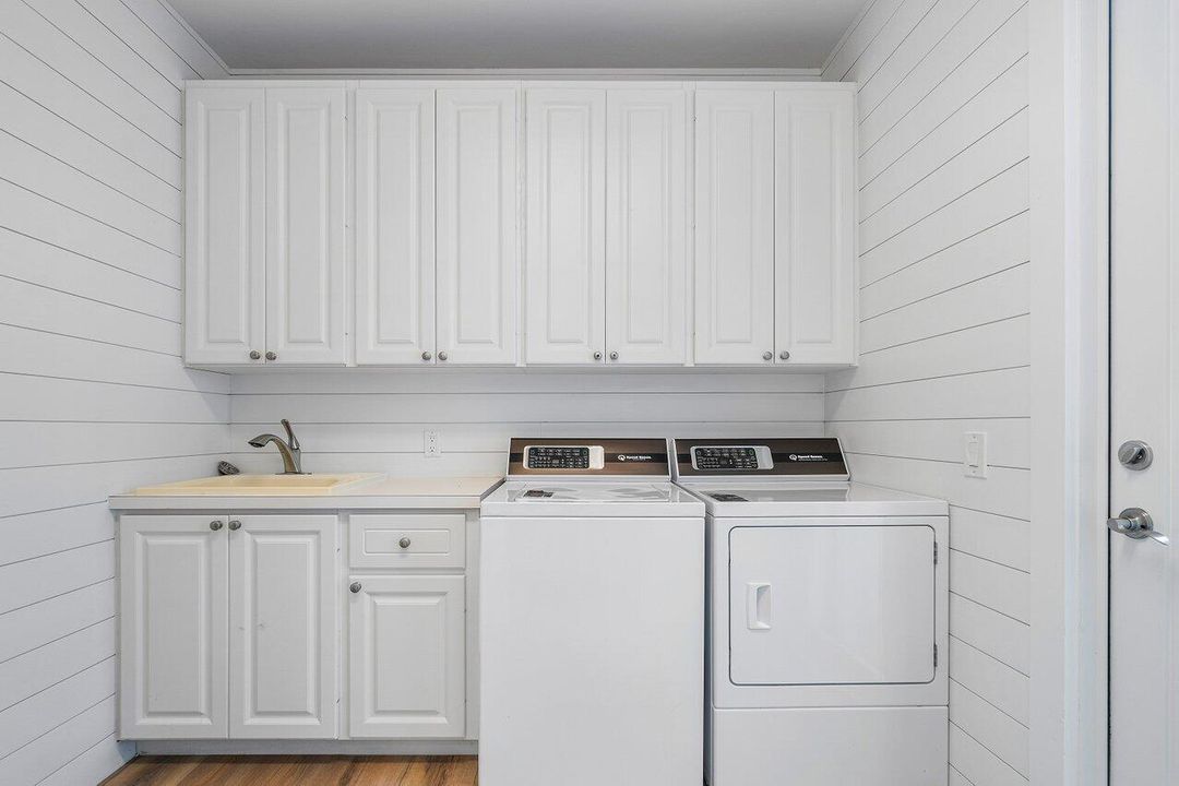 For Sale: $1,399,000 (4 beds, 3 baths, 2837 Square Feet)