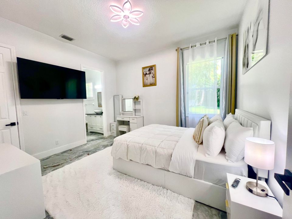 В аренду: $18,000 (6 спален, 4 ванн, 3345 Квадратных фут)