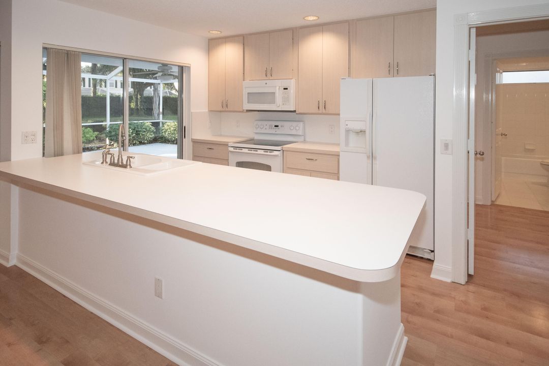 For Sale: $379,000 (2 beds, 2 baths, 1152 Square Feet)