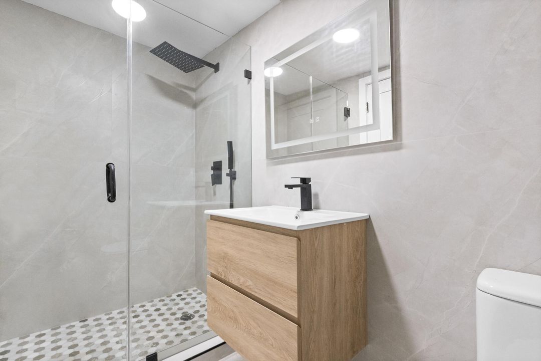 En Venta: $2,750,000 (7 camas, 5 baños, 6000 Pies cuadrados)