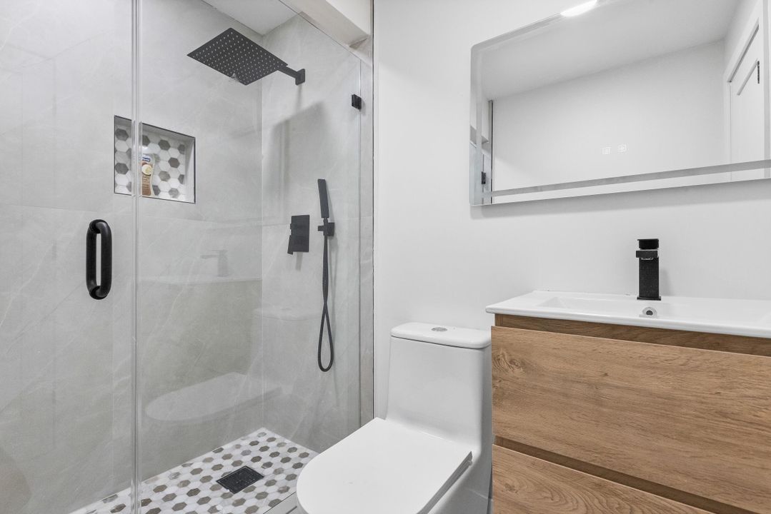 En Venta: $2,750,000 (7 camas, 5 baños, 6000 Pies cuadrados)