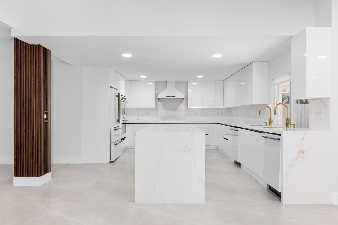 En Venta: $2,750,000 (7 camas, 5 baños, 6000 Pies cuadrados)