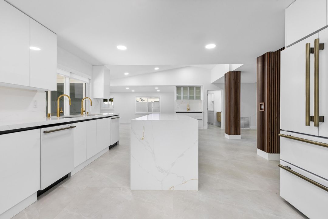 En Venta: $2,750,000 (7 camas, 5 baños, 6000 Pies cuadrados)