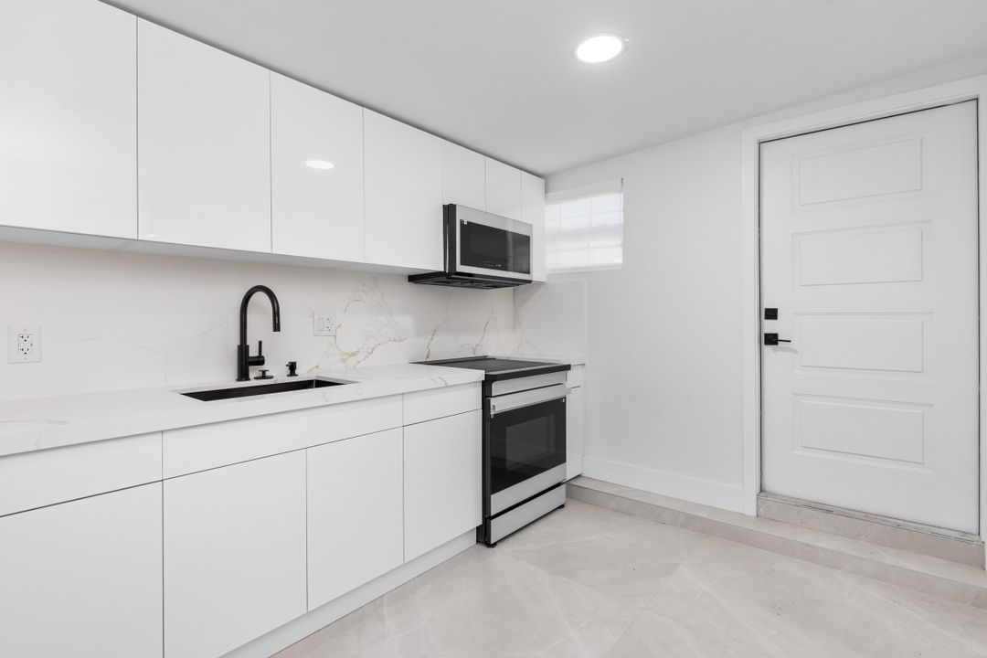 En Venta: $2,750,000 (7 camas, 5 baños, 6000 Pies cuadrados)