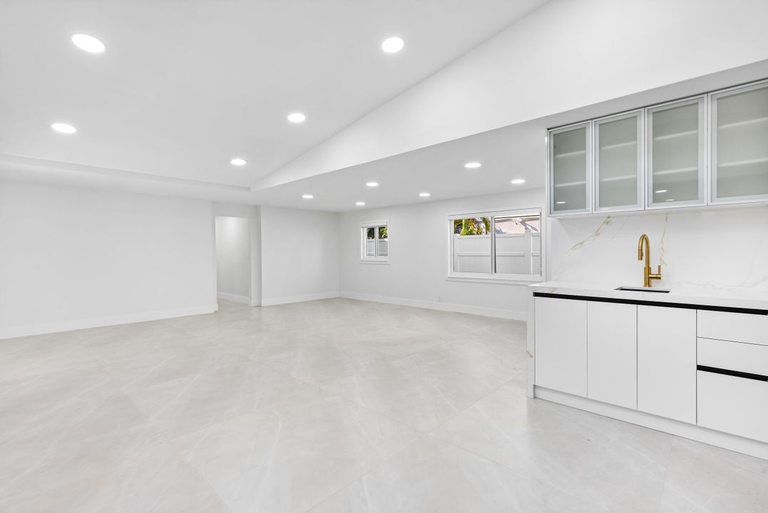 En Venta: $2,750,000 (7 camas, 5 baños, 6000 Pies cuadrados)