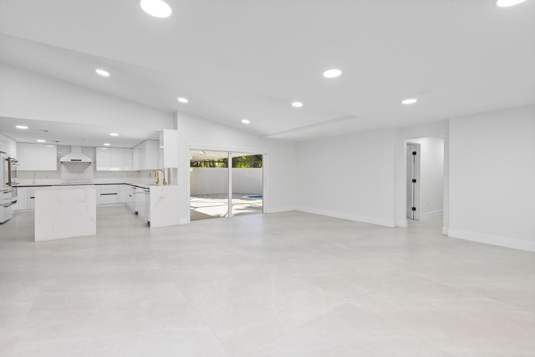 En Venta: $2,750,000 (7 camas, 5 baños, 6000 Pies cuadrados)