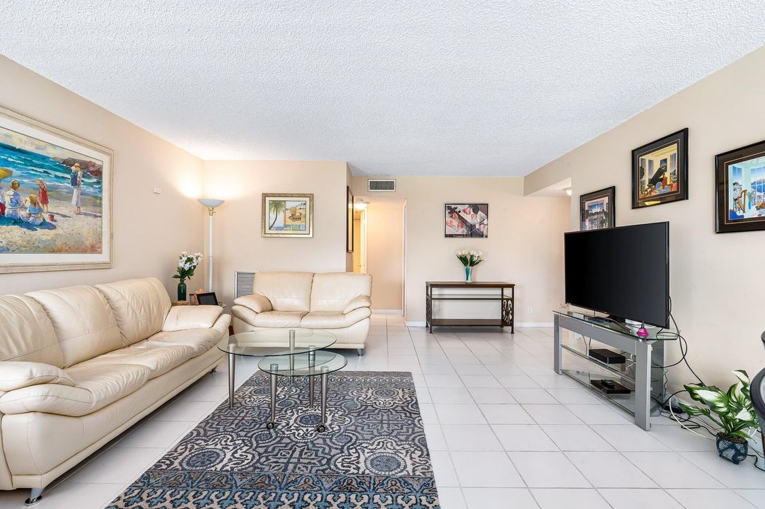 En Renta: $2,700 (2 camas, 1 baños, 1254 Pies cuadrados)