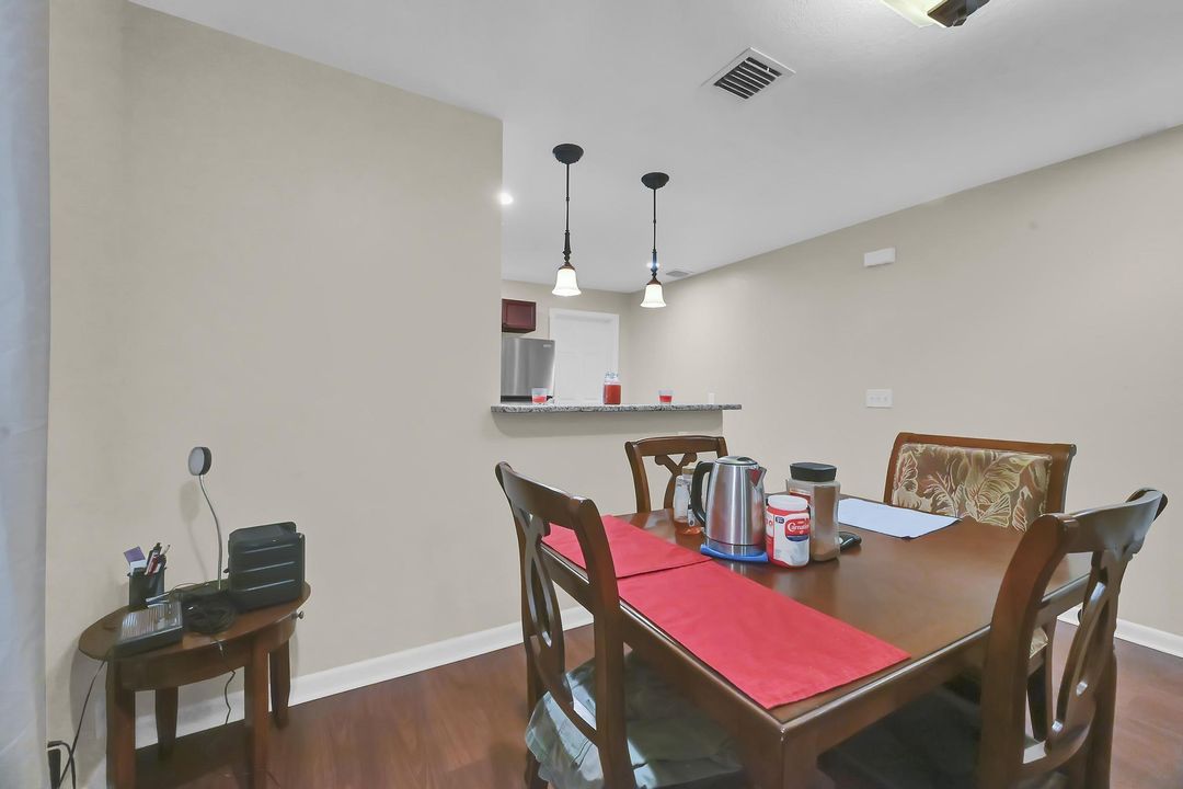 For Sale: $237,999 (3 beds, 2 baths, 1040 Square Feet)