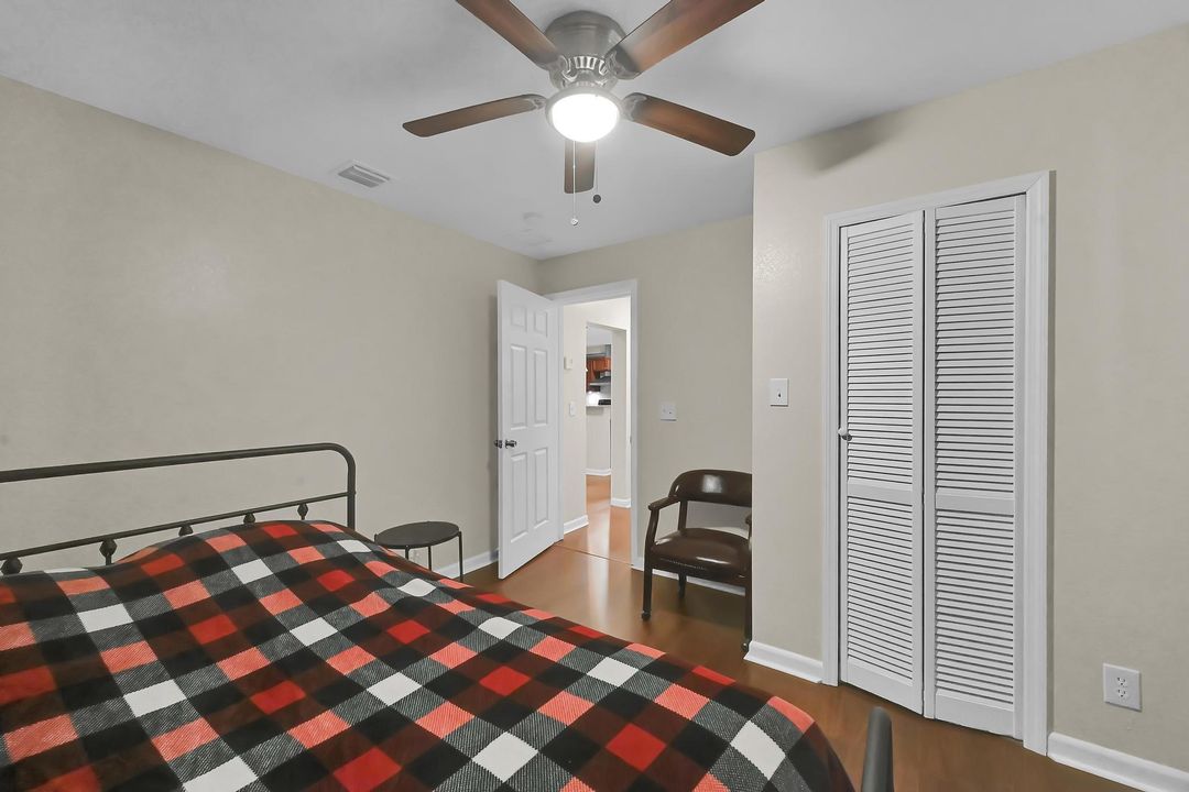 For Sale: $237,999 (3 beds, 2 baths, 1040 Square Feet)