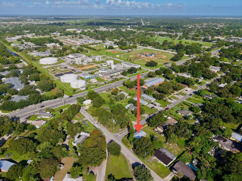 For Sale: $237,999 (3 beds, 2 baths, 1040 Square Feet)