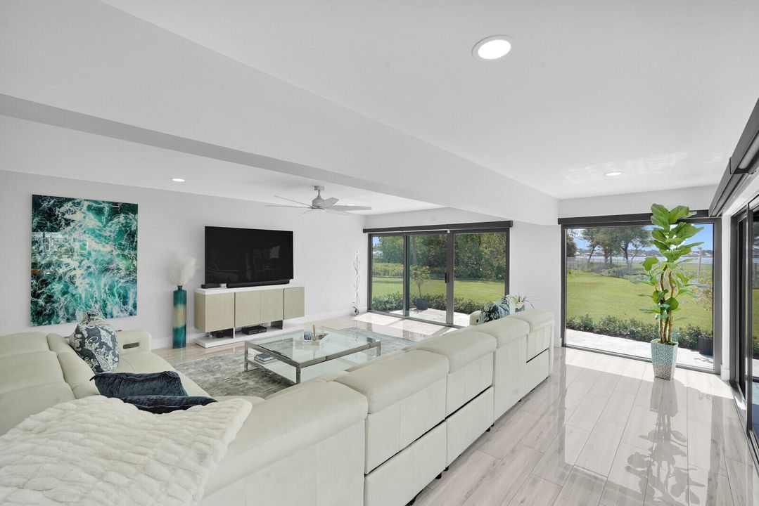 For Sale: $1,585,000 (3 beds, 3 baths, 2362 Square Feet)