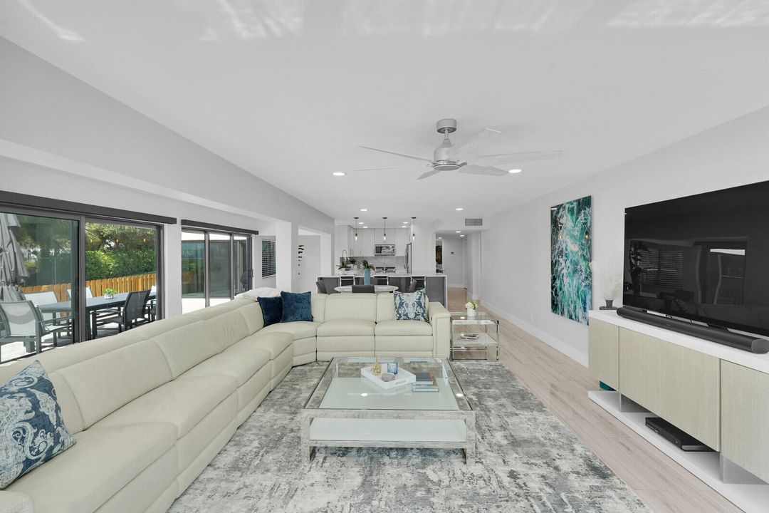 For Sale: $1,585,000 (3 beds, 3 baths, 2362 Square Feet)