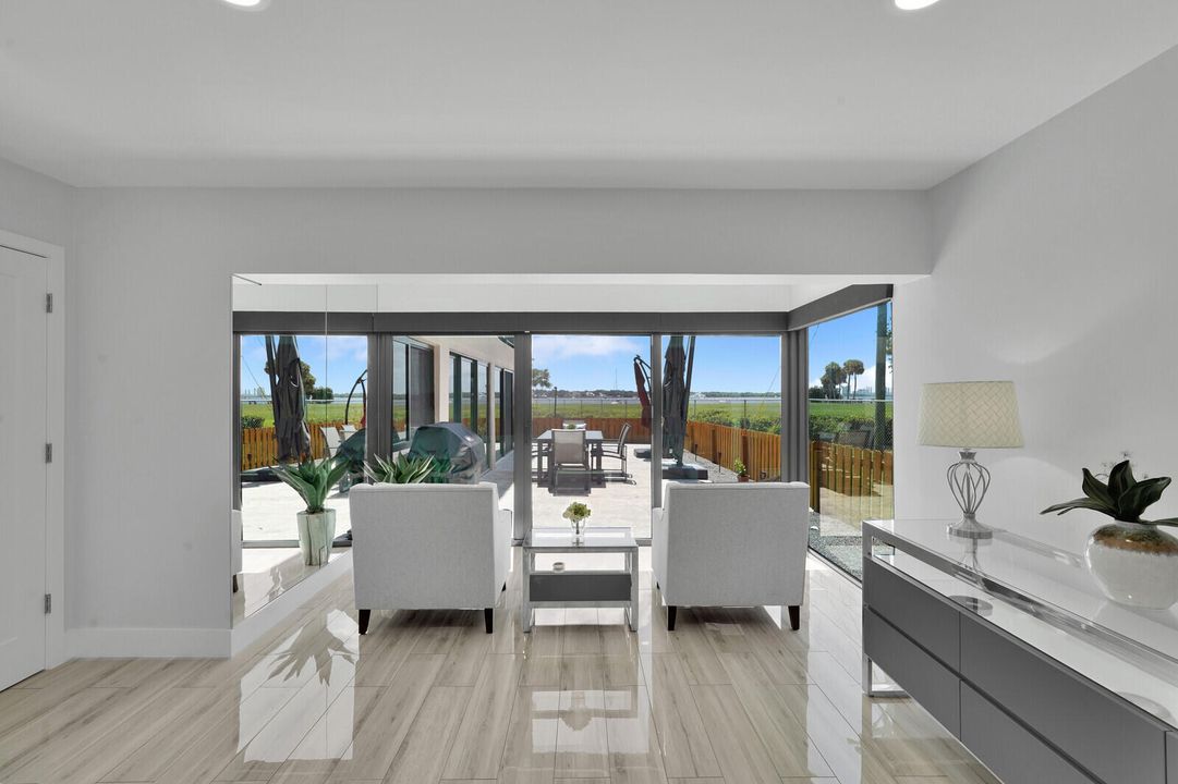 For Sale: $1,585,000 (3 beds, 3 baths, 2362 Square Feet)