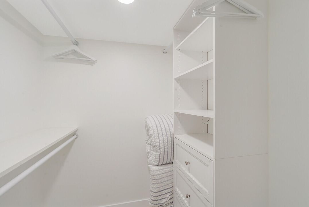 For Sale: $1,585,000 (3 beds, 3 baths, 2362 Square Feet)