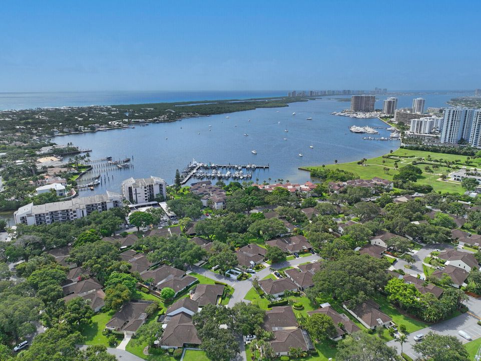 For Sale: $1,585,000 (3 beds, 3 baths, 2362 Square Feet)