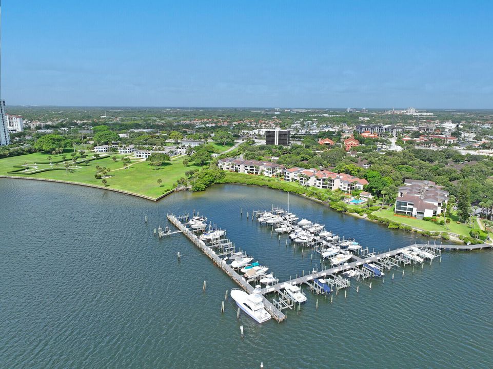 For Sale: $1,585,000 (3 beds, 3 baths, 2362 Square Feet)