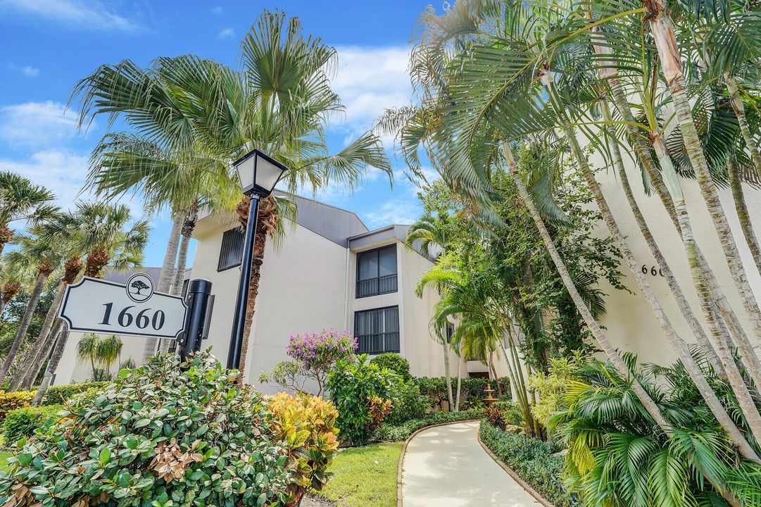 For Sale: $1,585,000 (3 beds, 3 baths, 2362 Square Feet)