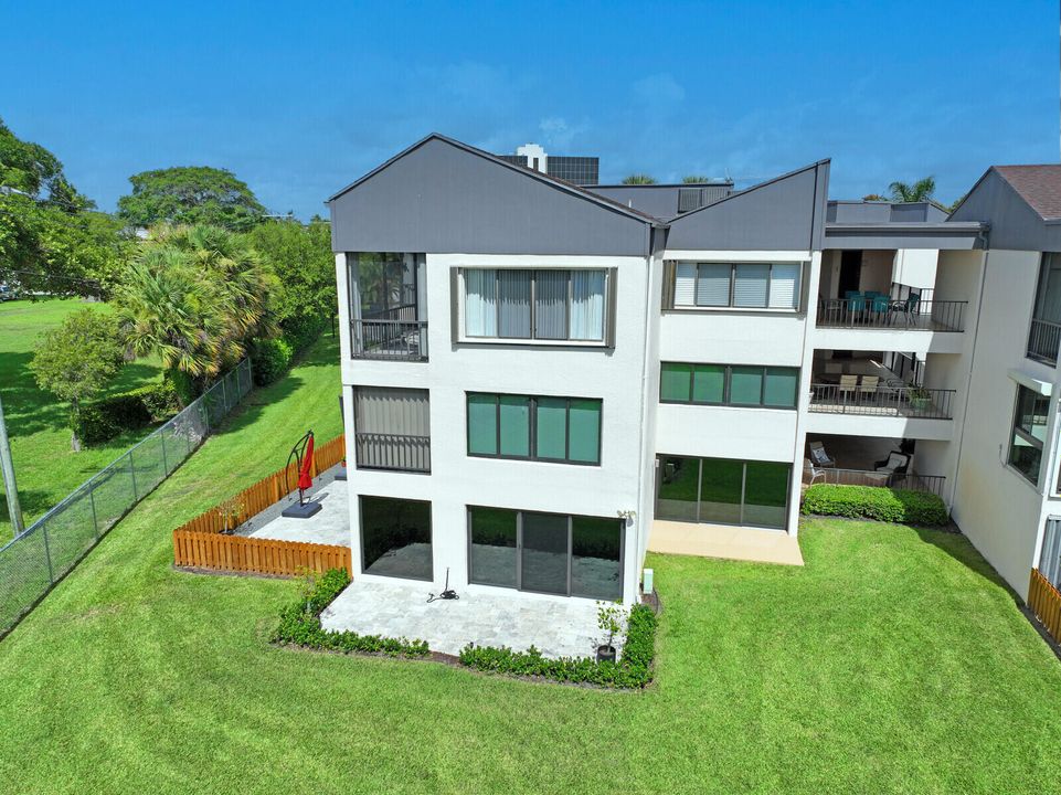 For Sale: $1,585,000 (3 beds, 3 baths, 2362 Square Feet)