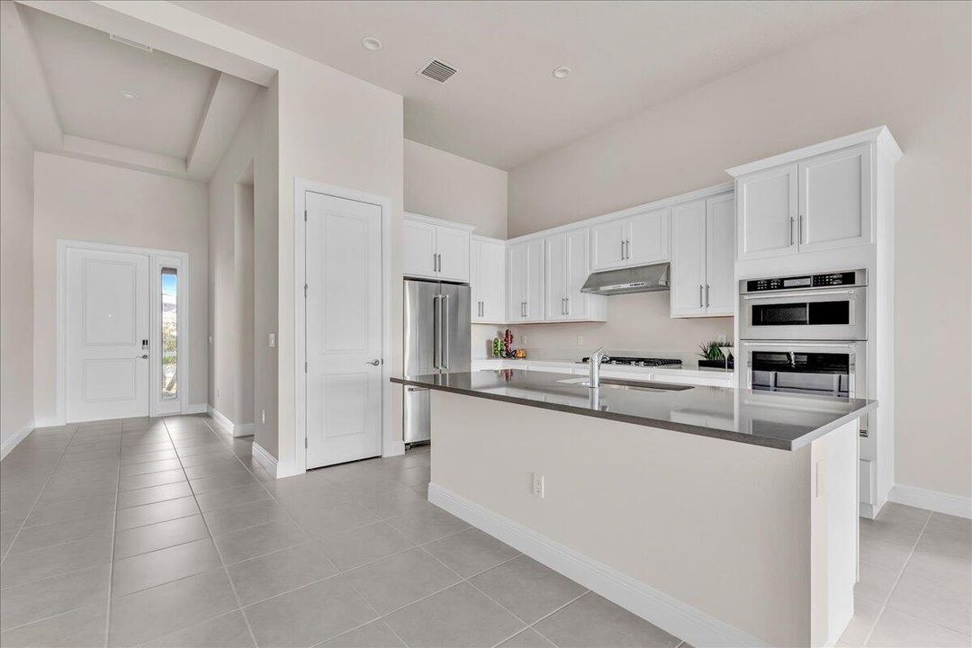 For Sale: $825,000 (3 beds, 2 baths, 1937 Square Feet)