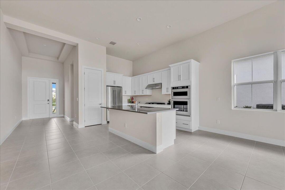 For Sale: $825,000 (3 beds, 2 baths, 1937 Square Feet)